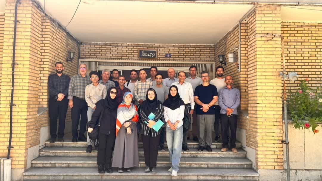 دوره آموزشی آشنایی با تولید ارقام هیبرید آفتابگردان