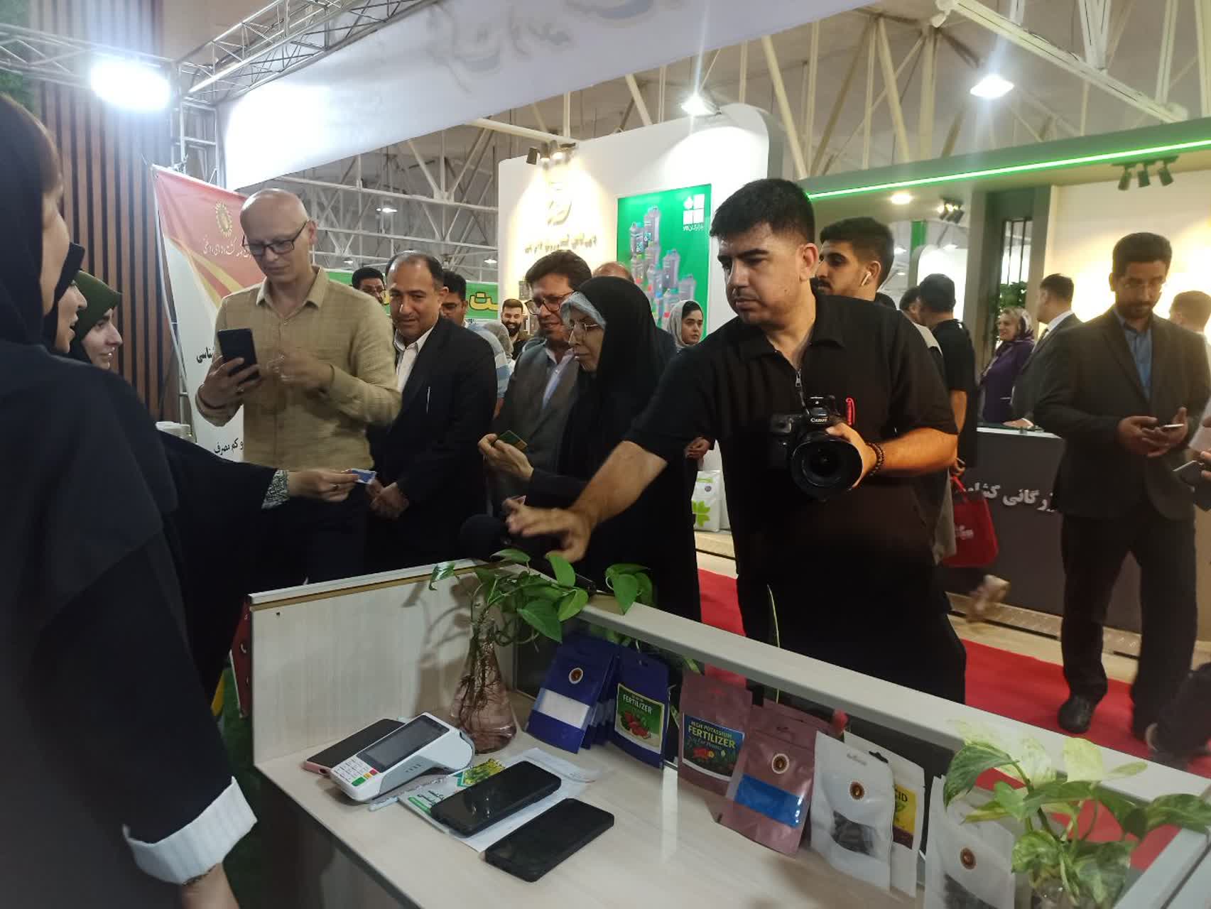 حضور تخصصی شرکت توسعه کشت دانه‌های روغنی در نمایشگاه کشاورزی مازندران