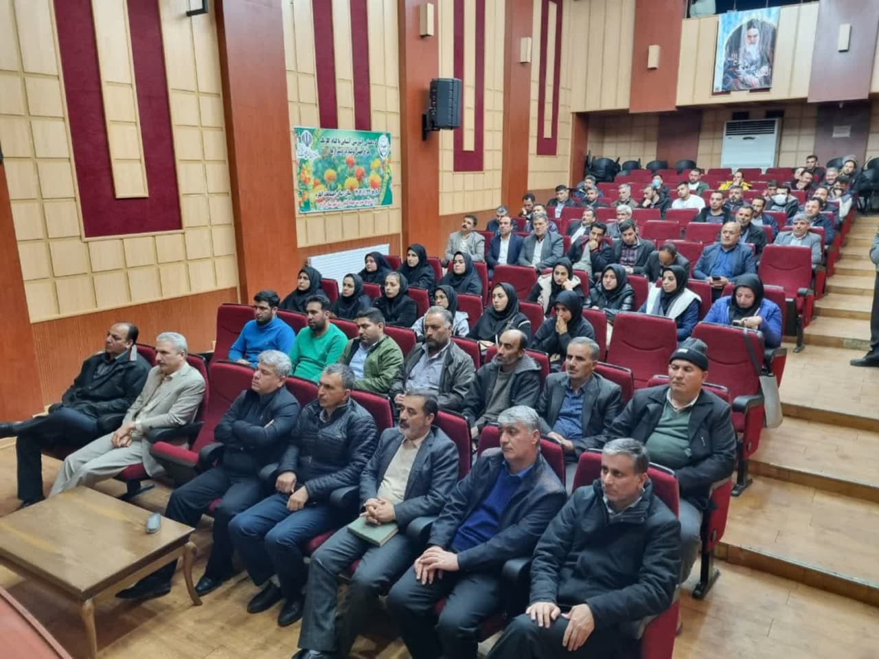  گردهمایی آموزشی ترویجی آشنایی با گیاه گلرنگ