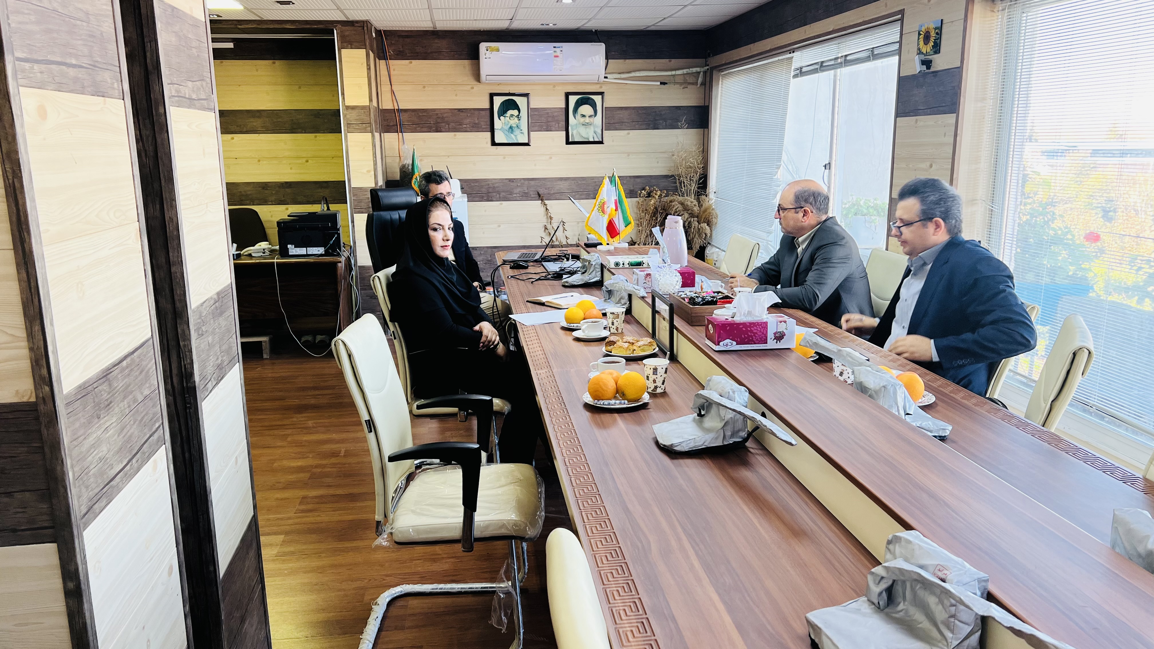 حضور مدیر کل پدافند غیرعامل استانداری و مدیر حفظ نباتات استان در شرکت توسعه کشت دانه های روغنی 