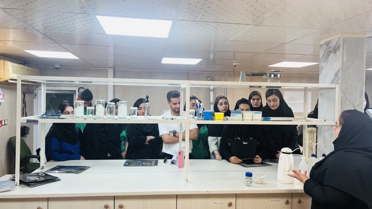 بازدید علمی دانشجویان رشته گیاهپزشکی  از مرکز تحقیقات شرکت توسعه کشت دانه های روغنی 