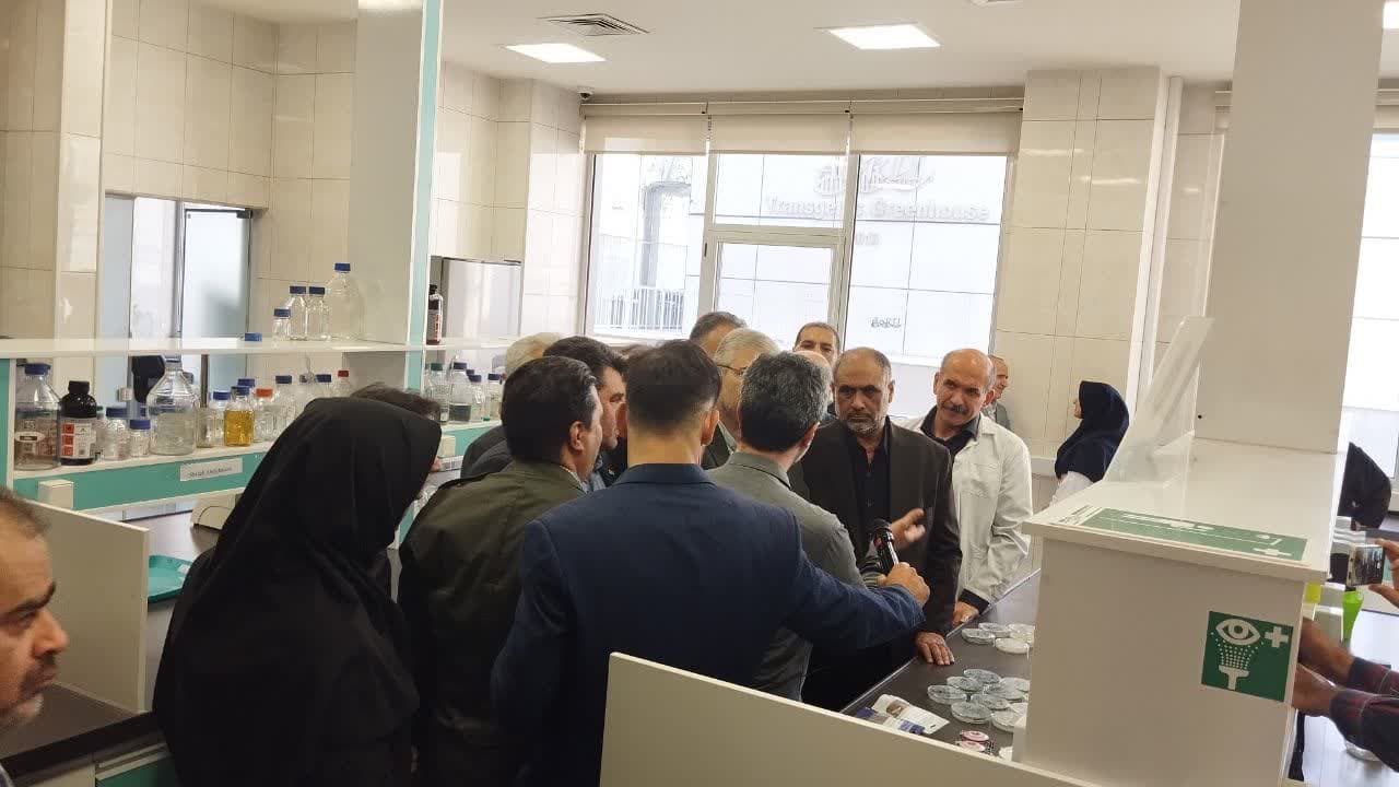 بازدید وزیر جهاد کشاورزی از طرحهای مشترک شرکت توسعه کشت دانه های روغنی و پژوهشگاه بیوتکنولوژی 