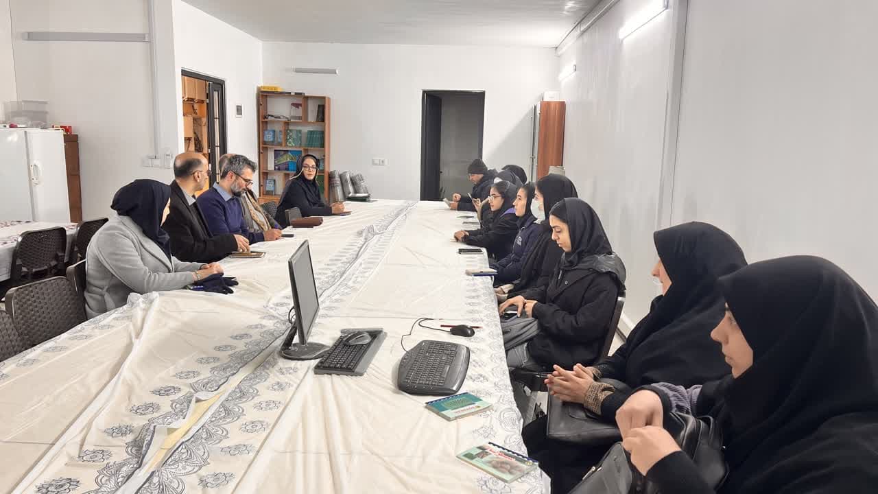 بازدید دانشجویان  نخبه دانشگاه علوم کشاورزی و منابع طبیعی ساری از مرکز تحقیقات 
